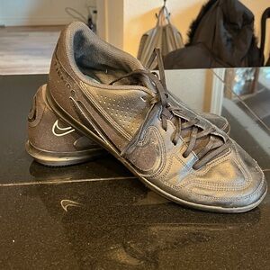 Nike Men's Black Athletic Shoes indoor soccer cleats. TIEMPE